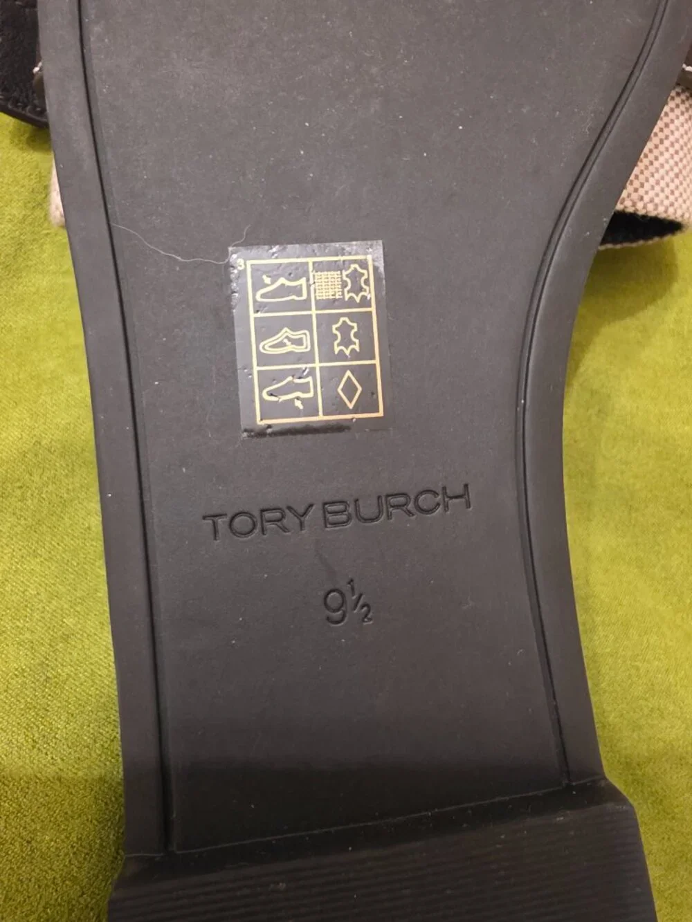 Tory Burch minimal chic